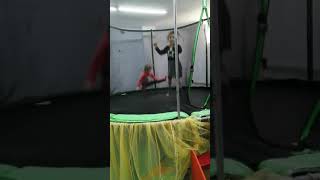 Trambolinde Zıplama