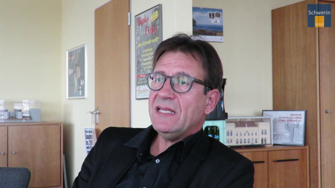 Baudezernent Bernd Nottebaum am 04.10.2017 über die Brnadschutzmängel in der Kepplerstraße 10