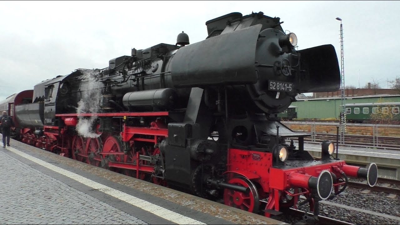 Dampflok 52 8141-5 am 08.12.2024 im Bahnhof Zittau