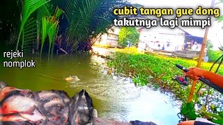 rejeki nomplok‼️mancing bawal di alam liar, ada tambak warga jebol