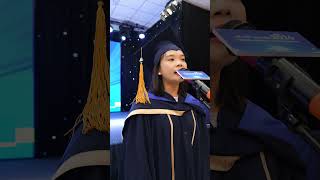Tân khoa ngành Ngôn ngữ Anh sải bước trên "The Avenue of Success" – Tỏa Sáng Cùng Tấm Bằng Danh Giá