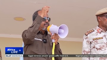 Somali President Mohamud inspects troops from military training in Eritrea