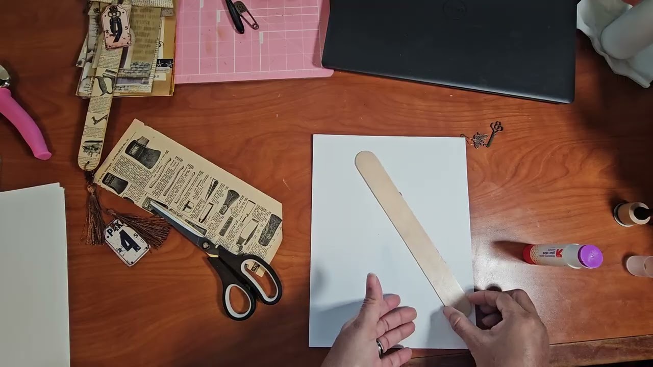 Изготовление закладок для блокнотов из пеналов для скрапбукинга.