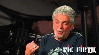 VIC FIRTH® Signature Steve Gadd Baqueta Natural Punta Madera video