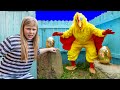 Evil Assistant Hypnotizes the Chicken and the PJ Masks Goden Surprise Egg