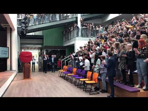 koning opent CT Stork college