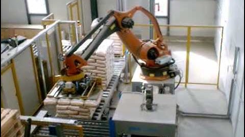 ROBOTEH palletizing solution - Wood pellet bags