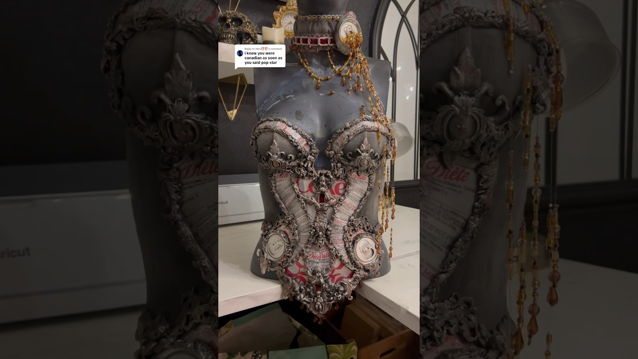 Day 3 askin’ @Coca-Cola to send tabs to finish my outfit 🥹🫶🥤 #cosplay #halloween #cocacola