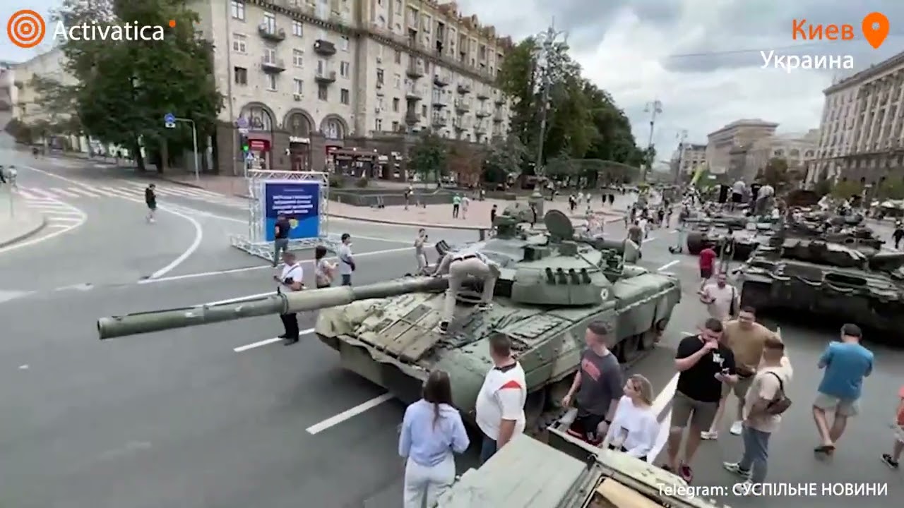 🟠«Парад» уничтоженной российской техники в Киеве - YouTube