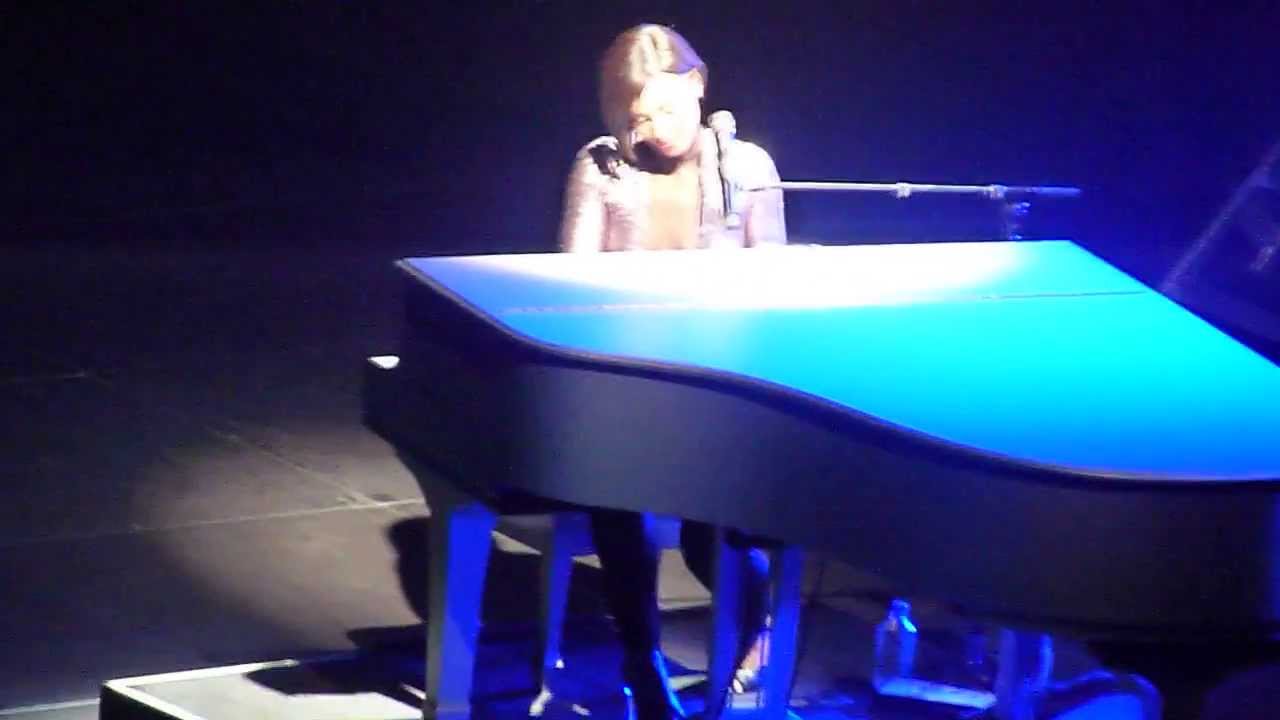 Alicia Keys - No One - live Manchester 24 may 2013 - HD