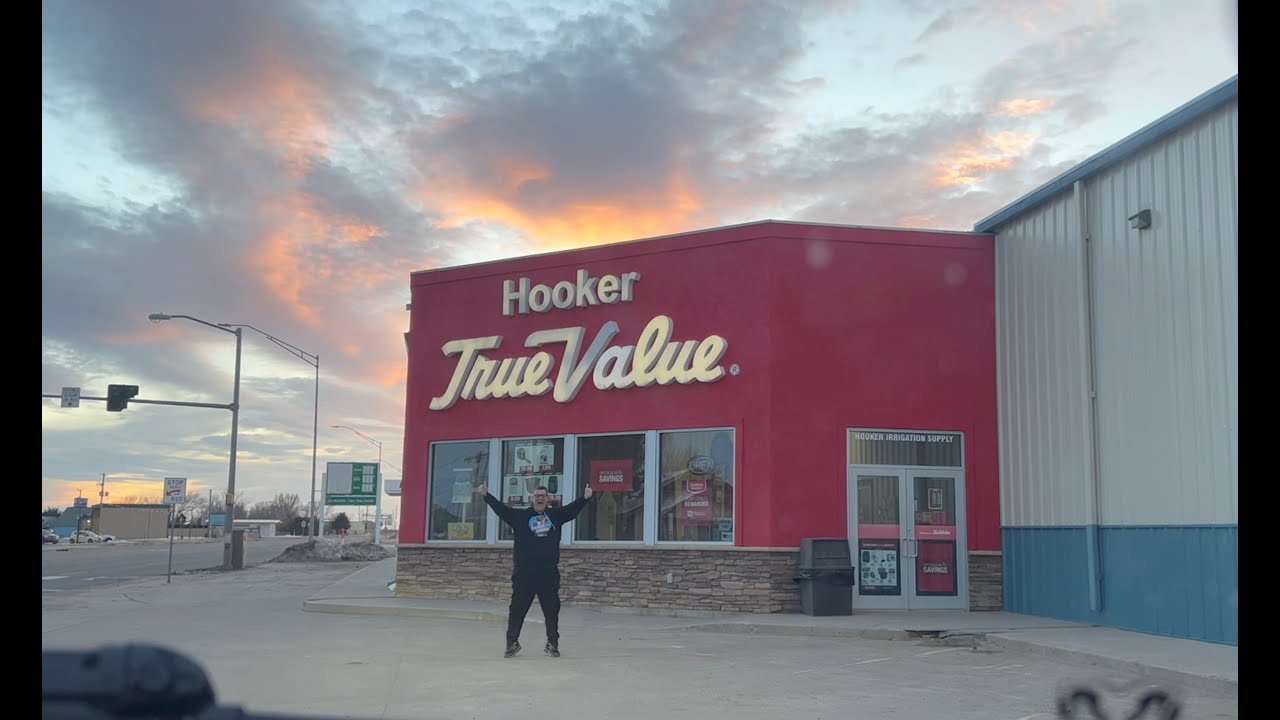 Headed to Los Angeles Unpacking 3 Shows in Wichita - Comedy Vlog Day 41