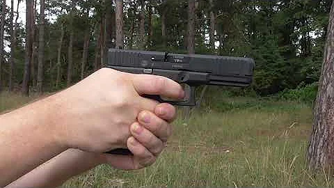 Umarex Glock 17 gen.5 9 mm P.A.K. shooting & slow motion.