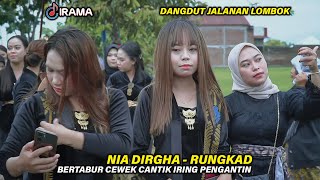 Iring Pengantin Ramai Ramai Bareng Musik Dangdut Jalanan Irama Dopang Lagu Rungkad Nia Dirgha