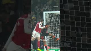 Lotte Wubben-Moy powers home a HUGE header to put Arsenal back in front 💥