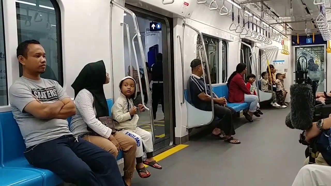 Gimana naik MRT Jakarta berbayar? 