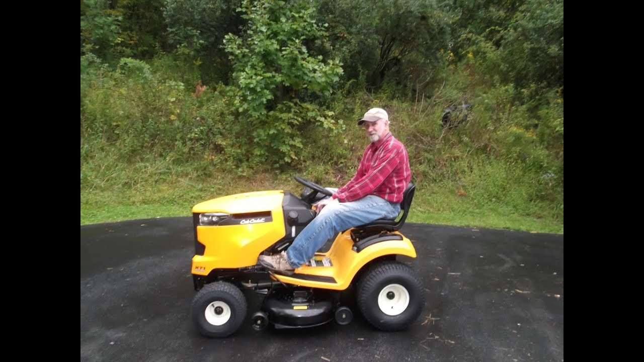 Cub Cadet XT1 Enduro Series LT 42 in Riding Mower at