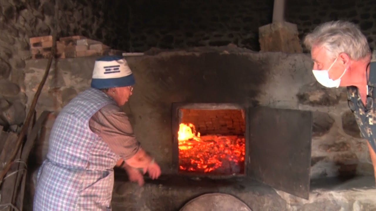 CON LAS MANOS EN LA MASA (Haciendo pan al estilo tradicional)