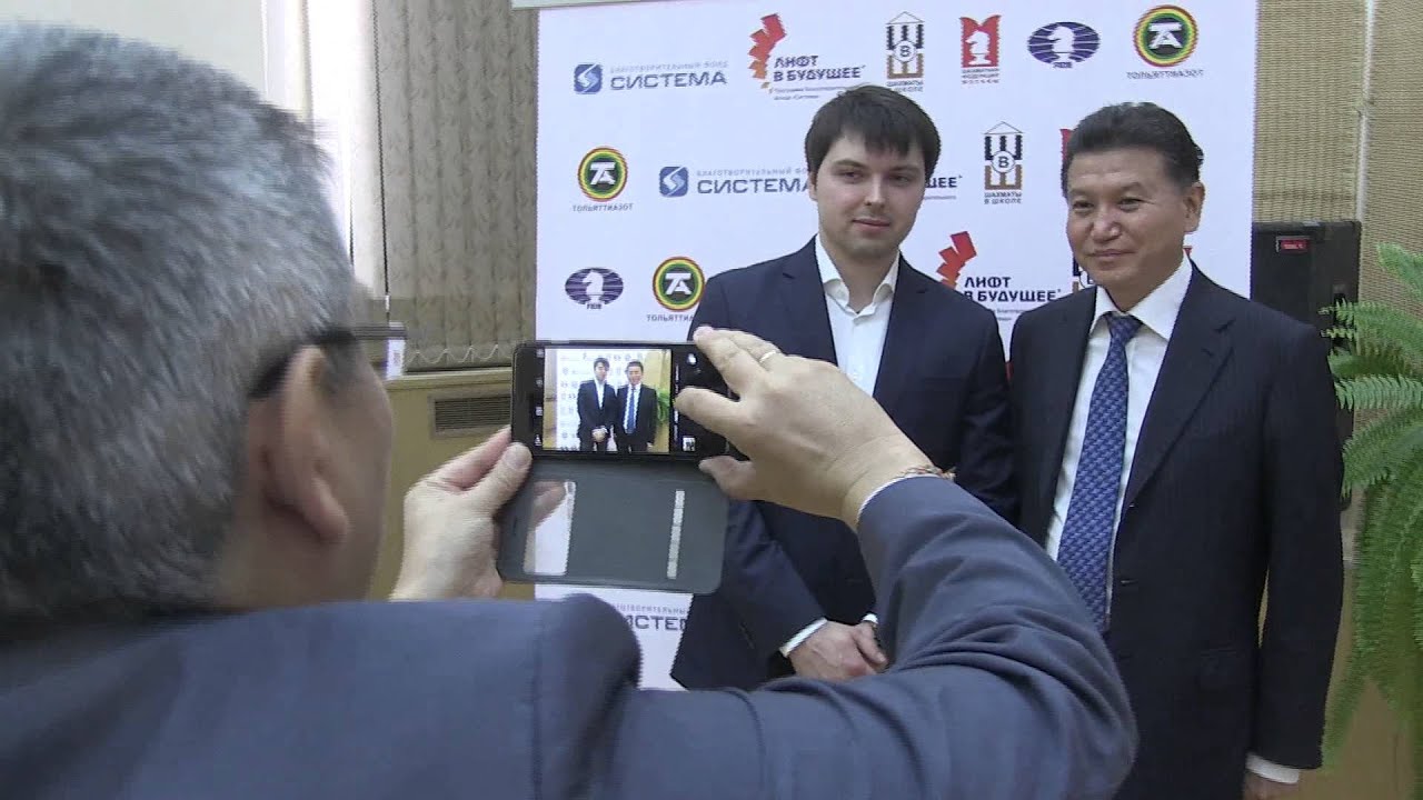 2015-07-19 Школа 1883 День шахмат - YouTube