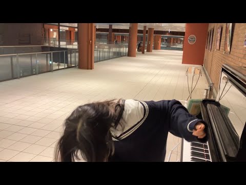 久しぶりに再開されたストリートピアノで米津玄師 「KICKBACK」を弾いてみたら…Kenshi Yonezu