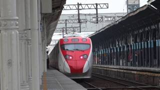 R72貨列及普悠瑪號 Puyuma 試車駛進及駛離臺中火車站2A月台