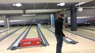 Teeuwis Gooit Een Strike