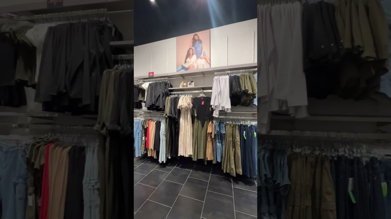 Guess Store Clothing Springtime Canadalife Happy Toronto Mississauga Outletmall