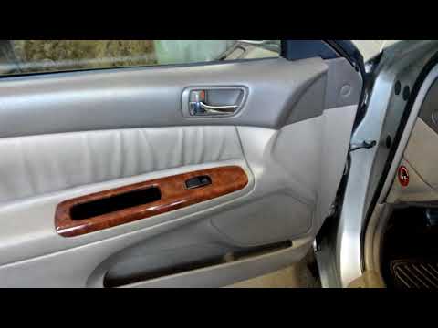 Видео: Как снять дверную панель с Тойоты Камри?
