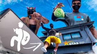 НАГЛЫЙ ШКОЛЬНИК УКРАЛ МИЛЛИОНЫ У МЕДИА СЕМЬИ НА GTA 5 RP