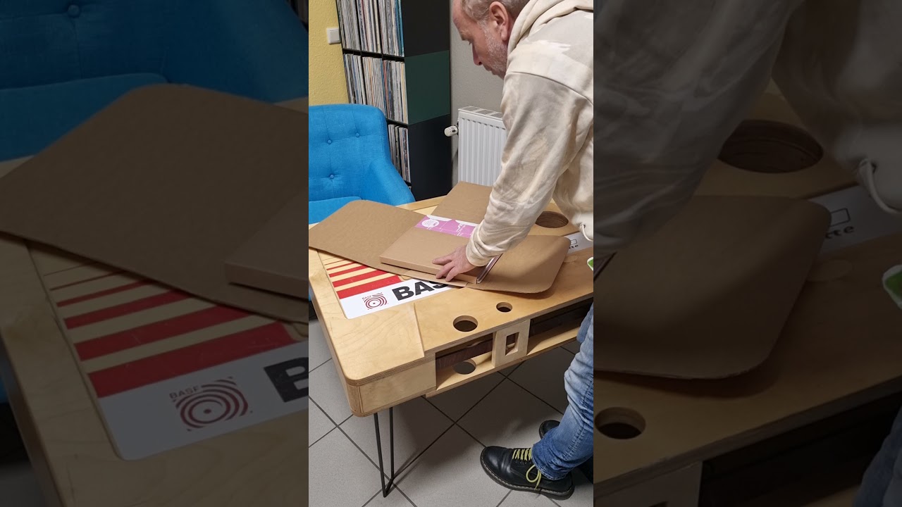 Bei Quadrifogli In Una Scatola Di Spedizione Illustrazione Vettoriale - Foto 4