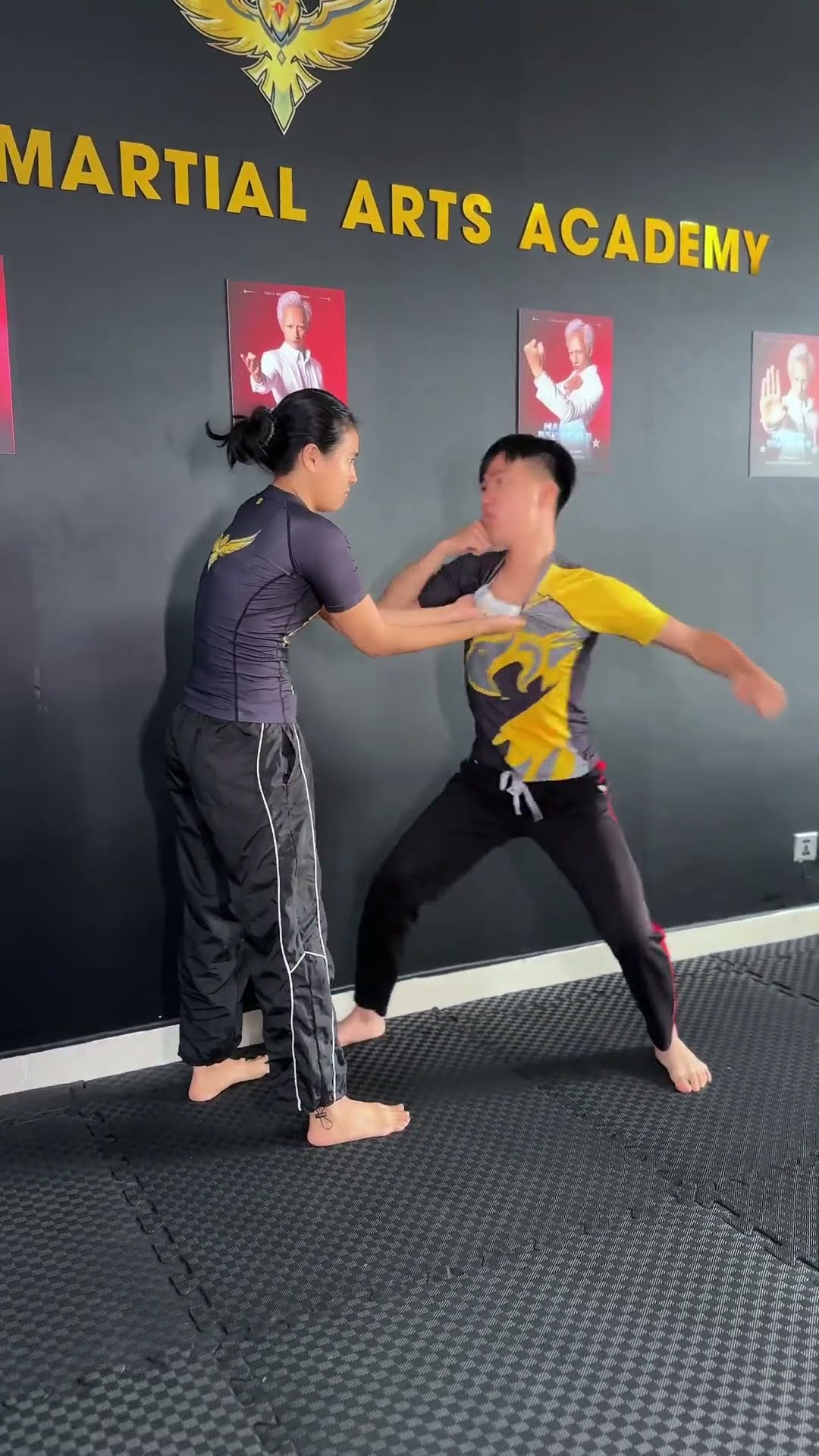 Chị giả vờ thôi [BEN EAGLE] #beneagle #kungfu #martialarts #fighting #action #entertainment