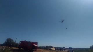 вертолёт МЧС тушит возгорание на полигоне ТКО в Гагаринском районе