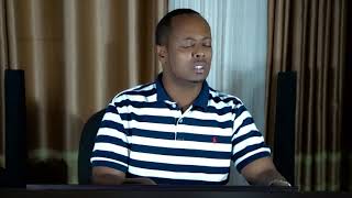 Kizito Mihigo interprète \