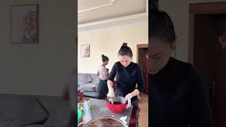 Xin Thua Bé Giúp Việc Châu Phi Này