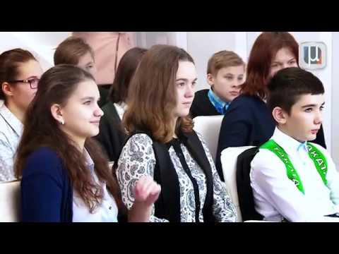 Video: En Presentation Av Vår-sommarkollektionen Av Skor Hölls I Moskva