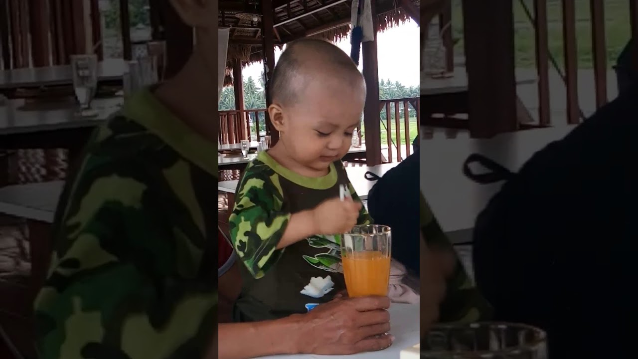 Lucu Ekspresi Wajah Anak Kecil Minum Es Jeruk Youtube