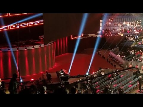 New Wwe Raw 19 Stage Design Breaking News Youtube