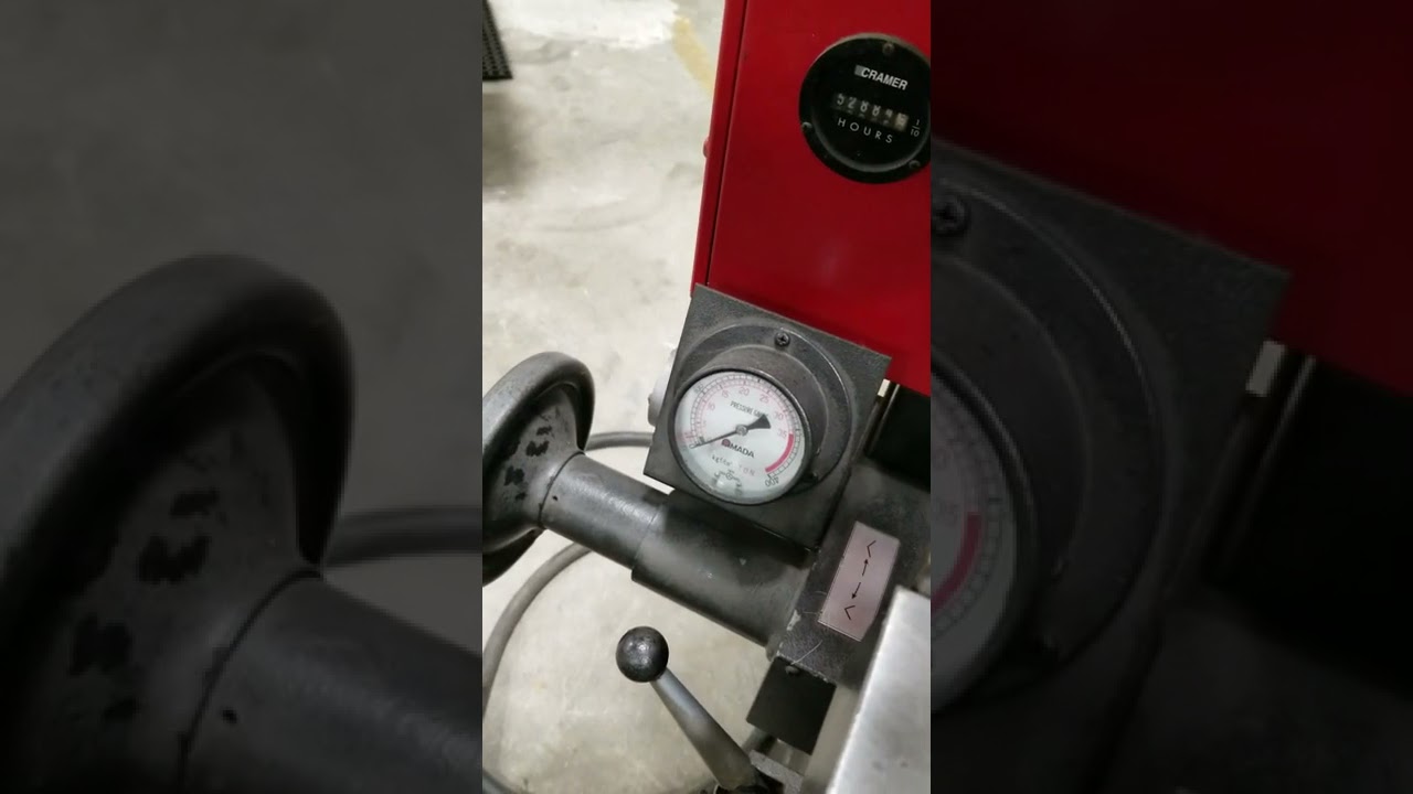 Pre-owned Amada RG-35 Hydraulic Press Brake, NC9- EX II Controls. Machine: 12047, Video 4