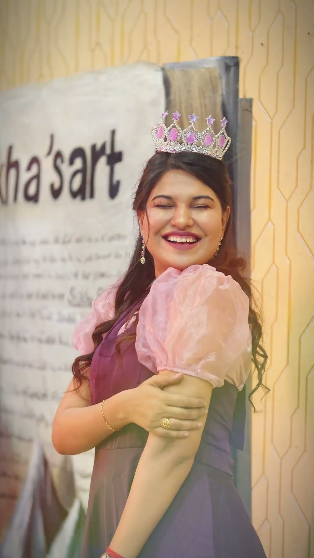 Batao ye theme kon si movie ki hai ?? ? #shorts #artistshikhasharma