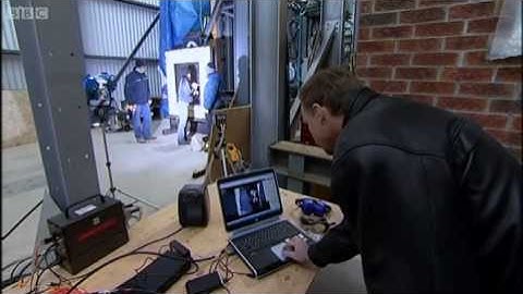 Protecting skyscrapers from hurricanes - The Science of Superstorms - BBC