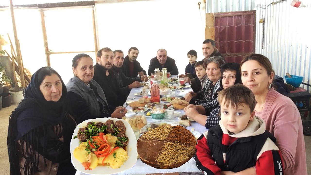 Приятного дня с семьей в теплице / Котлета в горшочке / Медово-ореховый торт