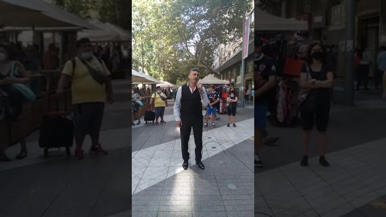 Daniel Valdes, cantante de tango paseo Ahumada.