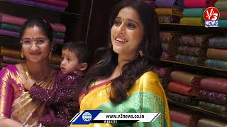 Siri Shopping Mall Inaugurated By Anchor &Actress Rashmi Gautham At Kothapet,Metro Station ||V3 News