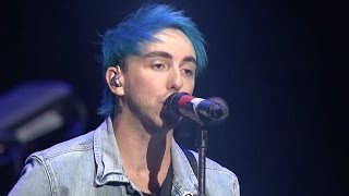 Video thumbnail of "APMAs 2015: All Time Low perform a medley of classics [FULL HD]"