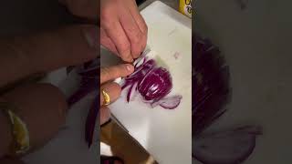 Practising on how to cut an onion ? onioncutting onionslices guessthedish  cookwithme redonion