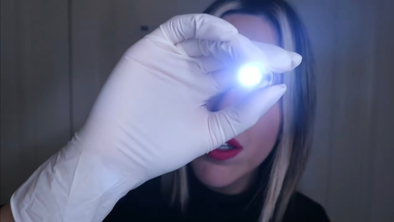 Un classico dell'ASMR: "ESAME dei NERVI CRANICI Roleplay"