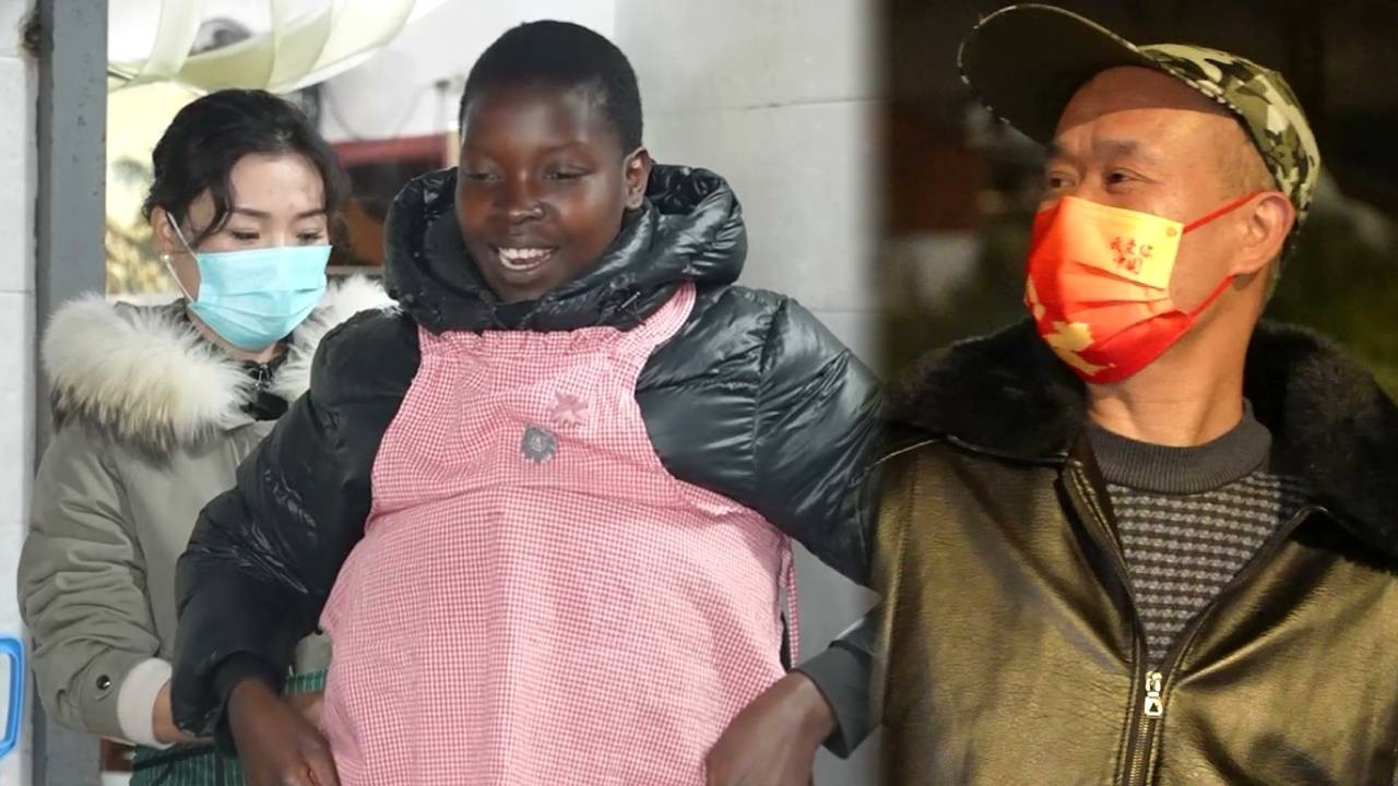 Before dawn, our whole family started cooking Laba porridge for everyone