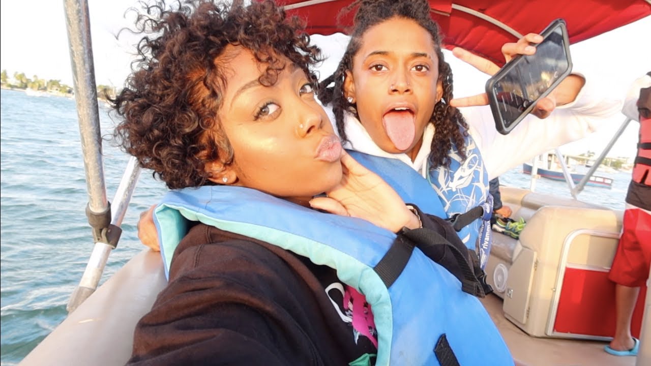 МЫ КАТАЛИСЬ НА ГИДРОЦИКЛАХ, И СЛУЧИЛОСЬ ЭТО!! | VLOGMAS ДЕНЬ 2