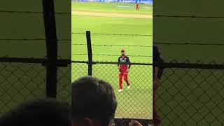 Kohli waving hands 😍