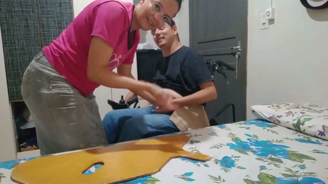 COMO TRANSFERIR o CADEIRANTE pra CAMA  COM A TÁBUA | @Suniga Cadeirante