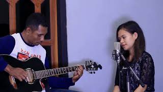 Video thumbnail of "Di Tengah Ombak | Iva Taolin Cover"